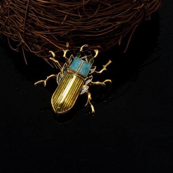 MZC 9 Styles Insect Bee Frog Brooches Pin Female Hijab Pin Snails Beetle Broche Male Suit Lapel Pin Animal Crystal Strass Brooch - Image 2