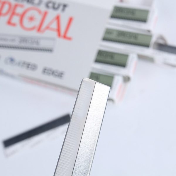 10pcs/1Pack Eyebrow Trimmer Razor Blade Stainless Steel Microblading eyebrow Knife for Permanent Makeup Brow Tattoo Beauty Tool - Image 3