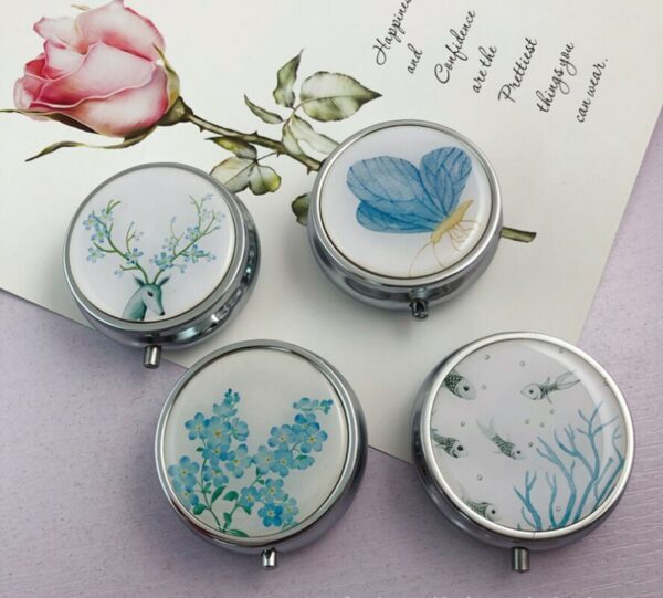 1PC Fashion Flower pattern Medicine Organizer Portable Pill Box Makeup Storage Container Folding Pill Case Metal Pill Cutte - Image 3